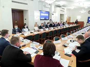 ФНПР приняла участие в обсуждении прав и гарантий трудящейся молодежи в Госдуме